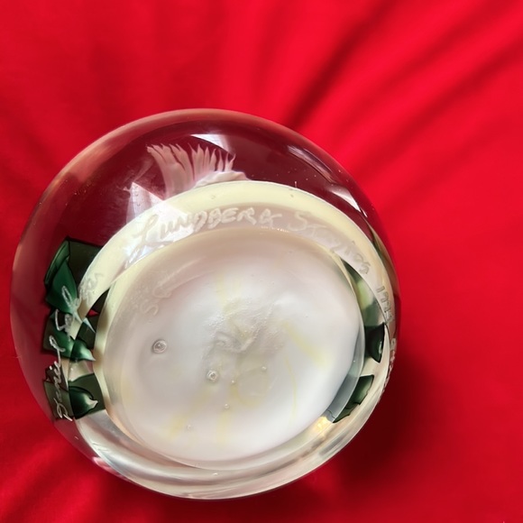 Lundberg Studios paperweight - Picture 4 of 13